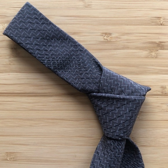 Kenneth Cole Silk Tie In Dark Gray - Picture 4 of 6